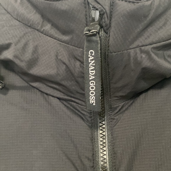 Women Canada Goose Jacket - Picture 3 of 16